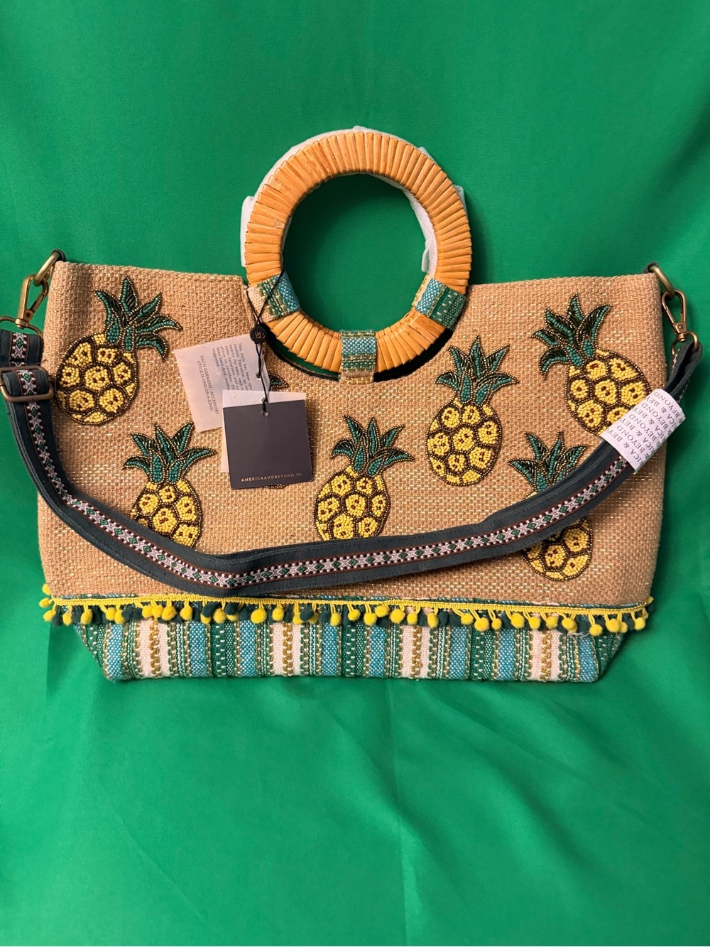 Pineapple Passion Cane Handle Tote
Brand: America & Beyond
